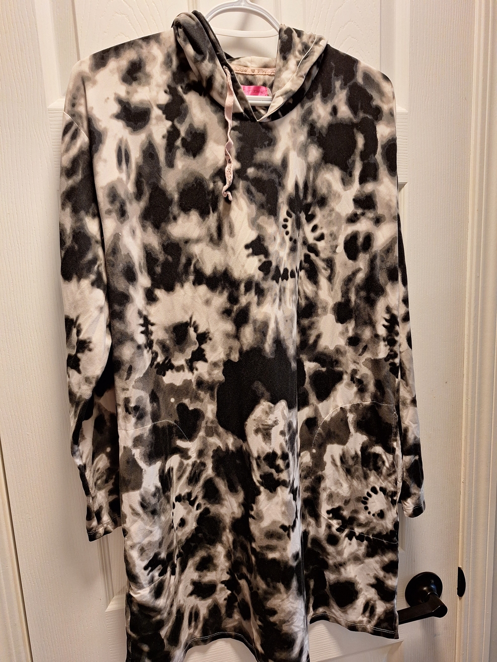 Betsey Johnson Black & White Tie-Dye Hooded Longline Sweater
